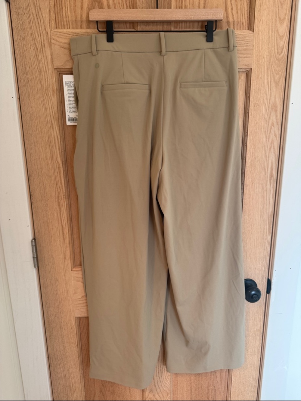 Lululemon Wide Leg Khaki Trousers size XL short - Picture 3 of 4